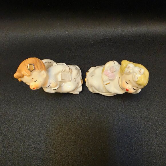 Vintage Kissing Angels on Bench Commodore Japan Porcelain Shelf Sitters - Picture 2 of 8